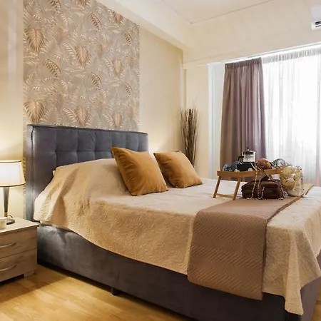Lovely Renovated Walk To Acropolis Apartment Athens