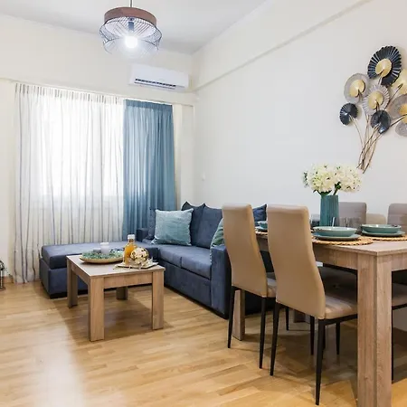 Lovely Renovated Walk To Acropolis Apartment *