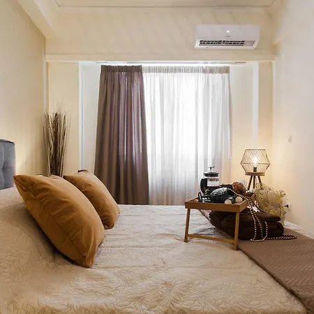 Lovely Renovated Walk To Acropolis Apartment
